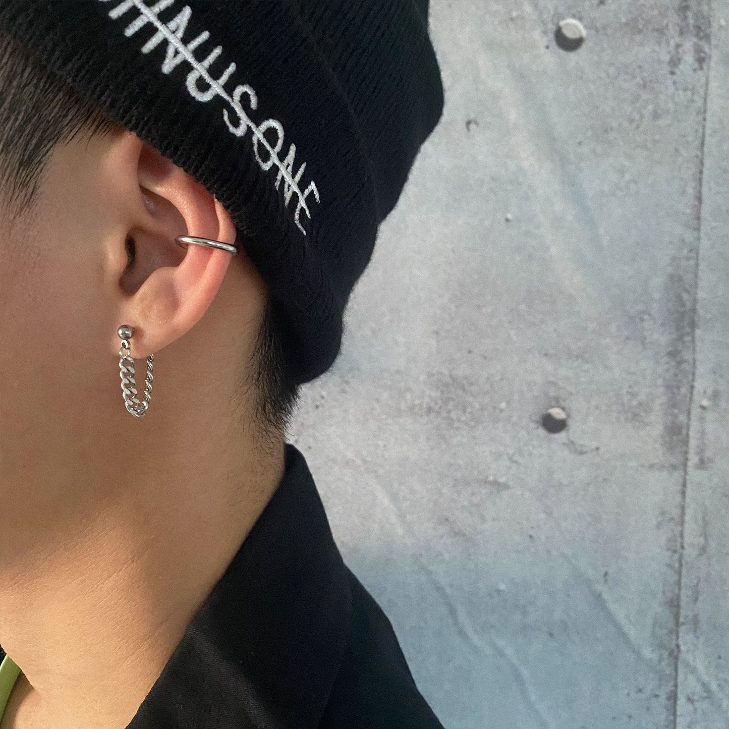 DANGLE CHAIN EARRING