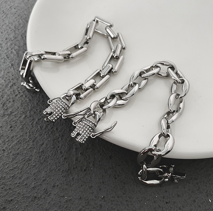 ROUND/SQUARE CHAIN BRACELET