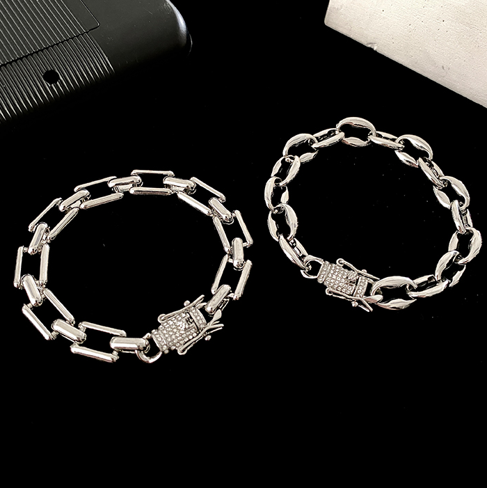 ROUND/SQUARE CHAIN BRACELET