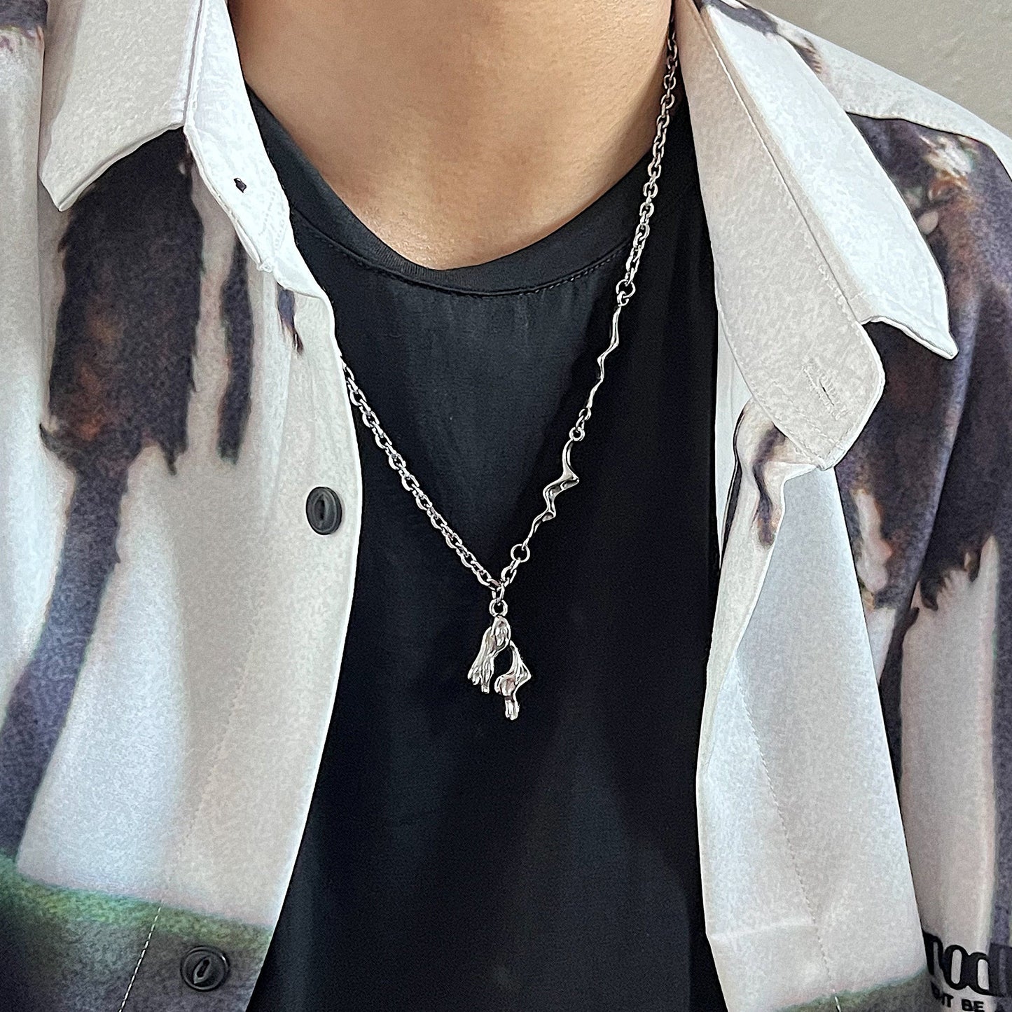 IRREGULAR PENDANT CHAIN NECKLACE